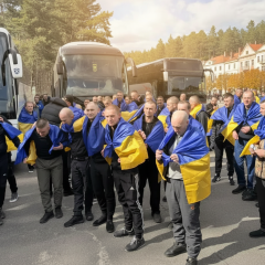 Українські воїни повертаються додому