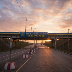 Херсон: російські дрони атакують передмістя