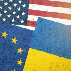 Ракеты на фоне флага Украины