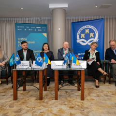 Група управлінців на курсах