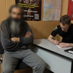 Полиция задержала голого мужчину на Хрещатике