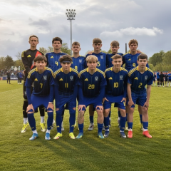 Юношеская сборная Украины отмечает победу