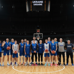 Team photo of Ukrainian basketball team