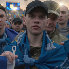 Зеленский показывает видео с освобожденными 205 украинцами