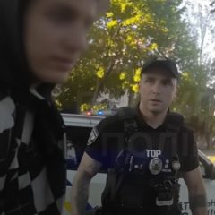 Чоловік із СЗЧ атакує ножем перехожих