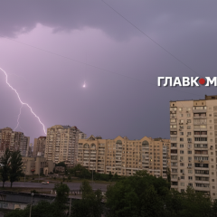 Синоптики предупредили о опасных грозах и граде в Украине