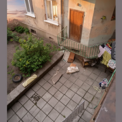 Женщина пострадала от обломков балкона во Львове