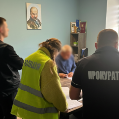 Директору Київзеленбуду вручили підозру через переплати