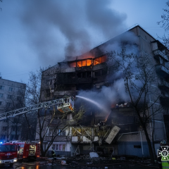 Российский БПЛА столкнулся с девятиэтажкой в Черкассах