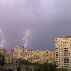 Грози та сильний вітер над Україною