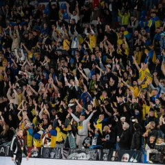 Футбольна команда України грає з Польщею