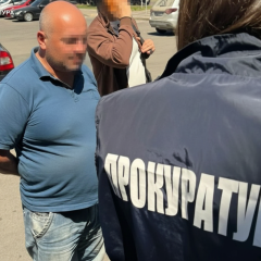 Ексдепутат та його син переправляють ухилянтів