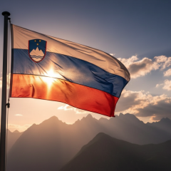 Прапор Словенії на фоні НАТО