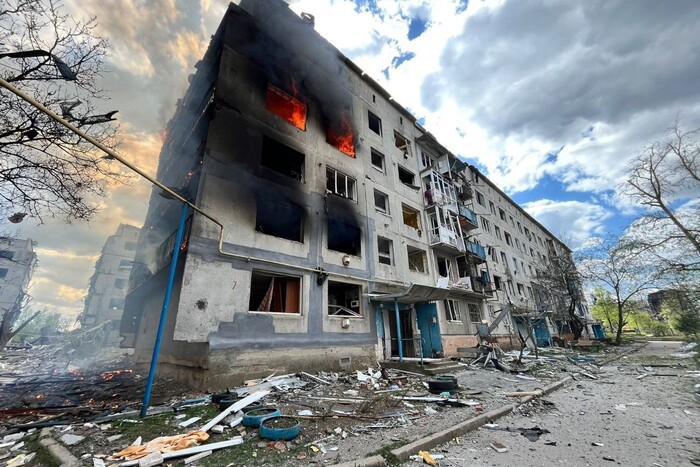 Пожежа в пʼятиповерхівці на Донеччині