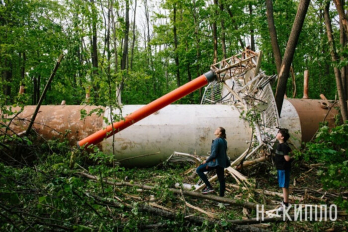 Заваленная телебашня после атаки в Харькове