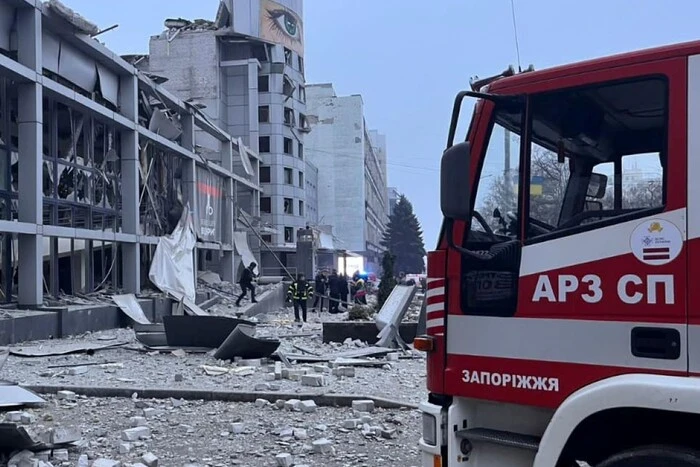 Обстрел Запорожья: Зеленский требует увеличить возможности ПВО