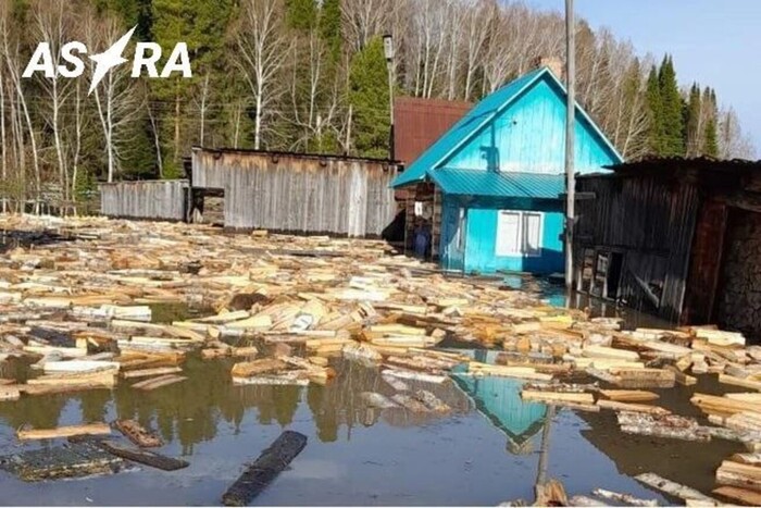 Руйнування дамби Росії, затопленні будинки