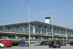 Евакуація аеропорту в результаті відкриття Олімпіади