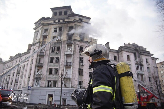 Зруйнований будинок у Києві