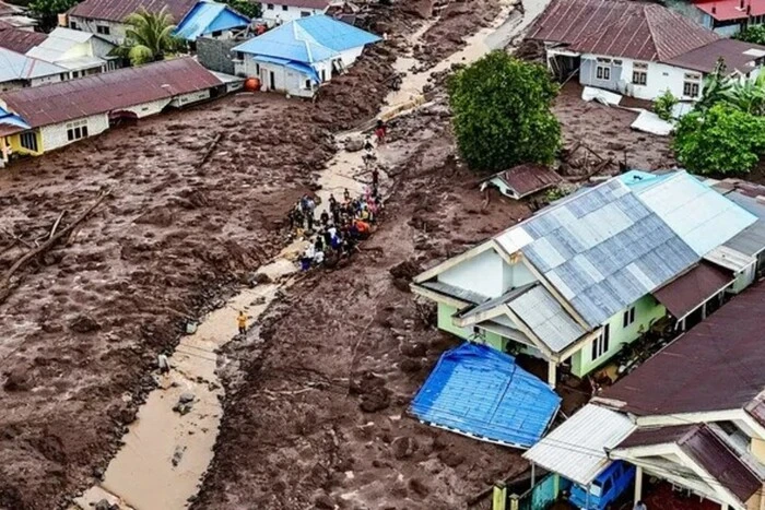 Підводна повінь в Індонезії: рятувальні роботи