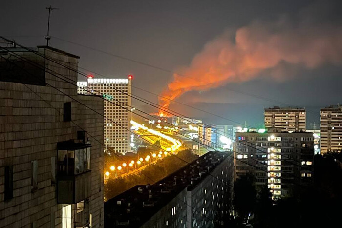 Сильный пожар ночью в Екатеринбурге