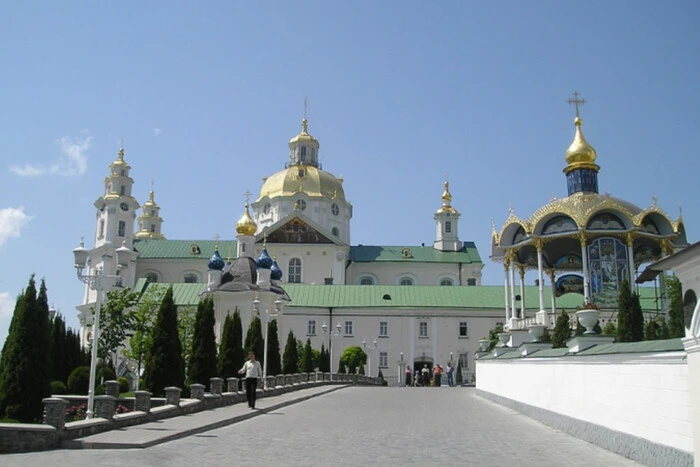 Почаївська лавра, Міська рада, Московська церква