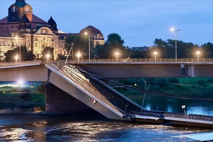 Обвал моста в Дрездені на Ельбі