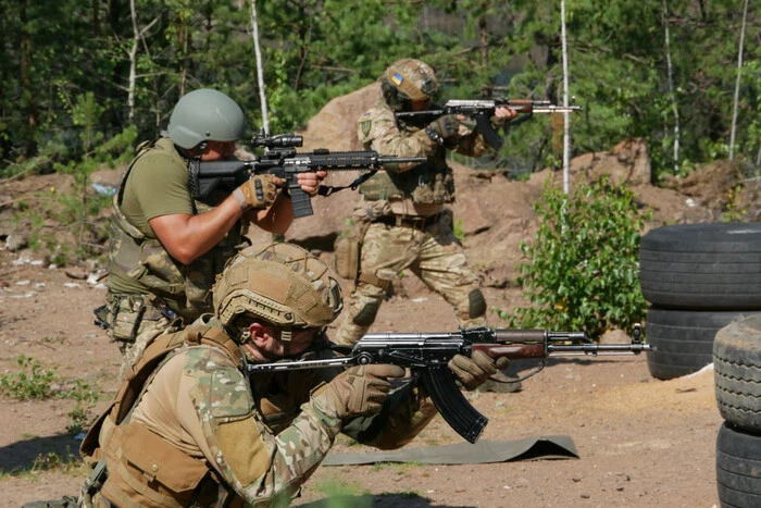 Військові стримують наступ окупантів на Покровському напрямку