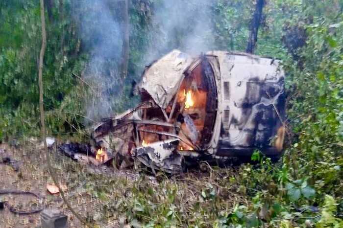 Родина з двома маленькими дітьми