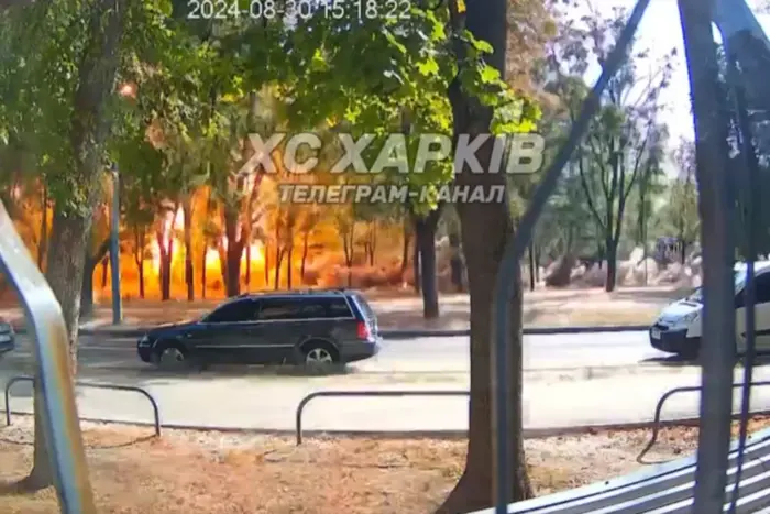 Начало атаки возле детской площадки