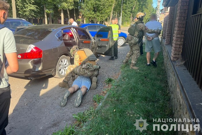 Поліція та СБУ припинили діяльність наркодилерів