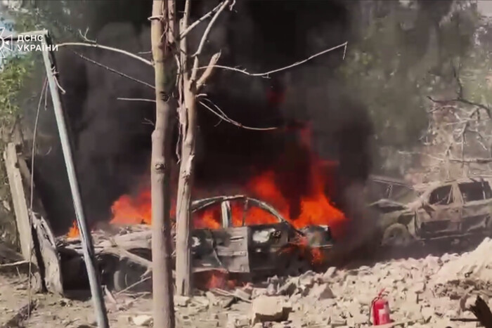 Ракетный удар по Кривому Рогу: есть погибшие и раненые (видео)