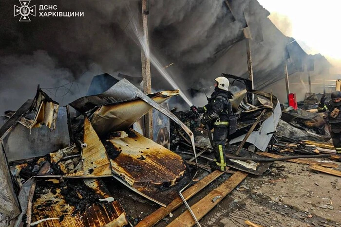 Фото разрушений на гражданском предприятии в Богодухове