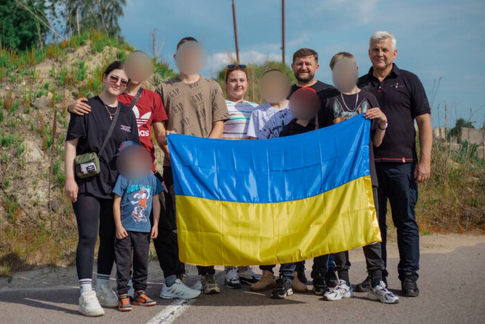 Украина вернула 13 детей с оккупированных территорий и России 