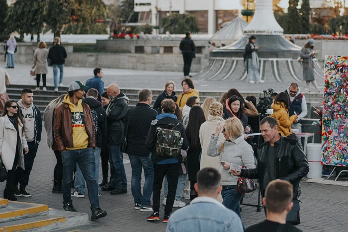 Люди на підконтрольних територіях України