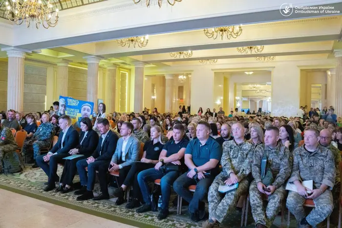 Червоний Хрест не зустрічається з родинами військовополонених