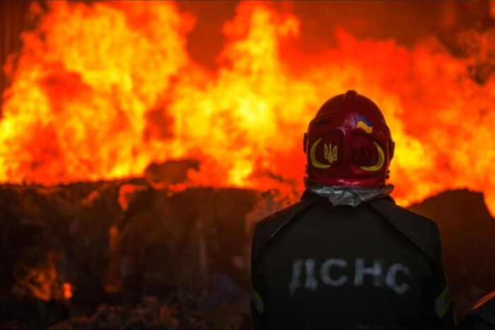 На Житомирщине в результате падения беспилотника произошел пожар: ранена женщина