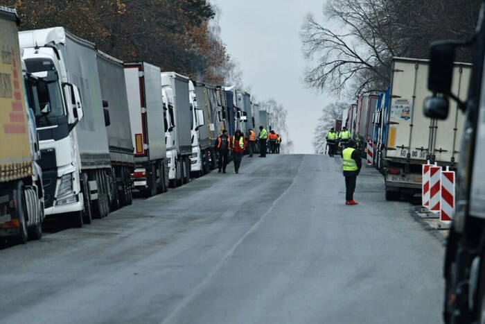 Польща посилює перевірки на кордоні