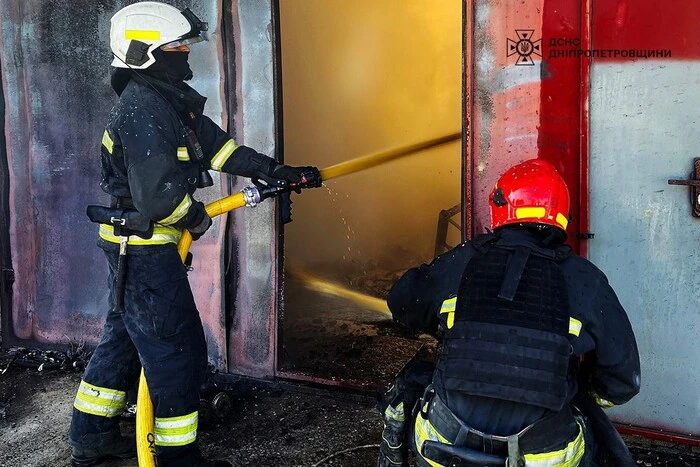 Пожар в магазине и многоэтажке на Днепропетровщине