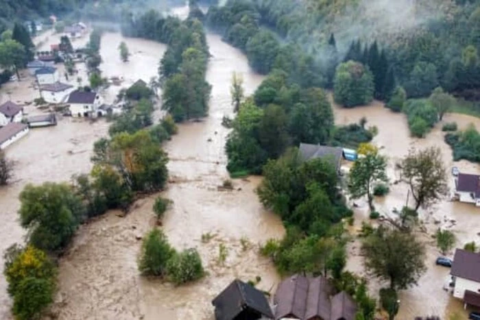 Место затоплено водой в Боснии