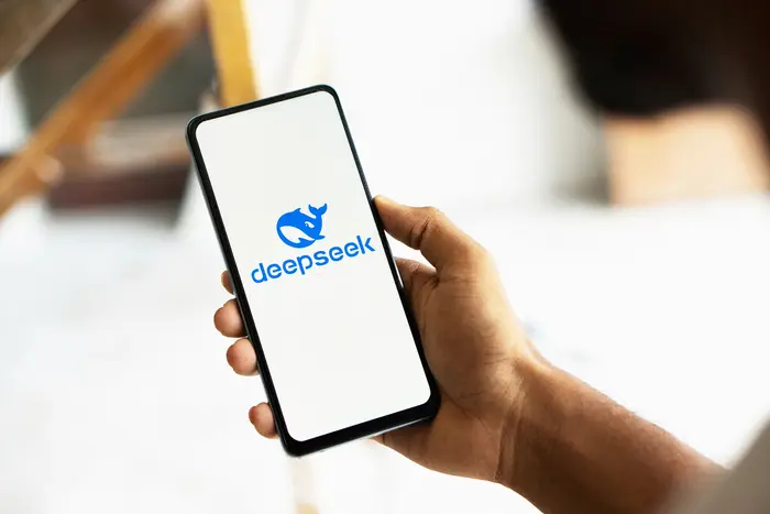 ЦПД обережний DeepSeek: наслідки моделі штучного інтелекту