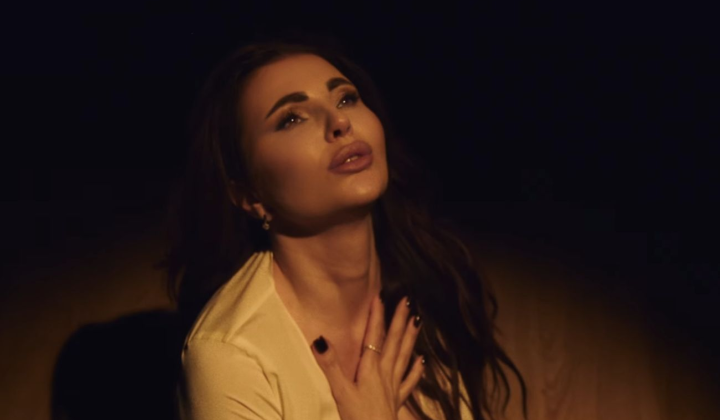 Анна Ману виконала пісню для українців