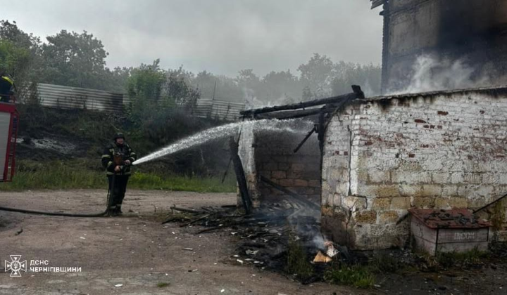 Ліквідація пожеж на Чернігівщині після атаки РФ