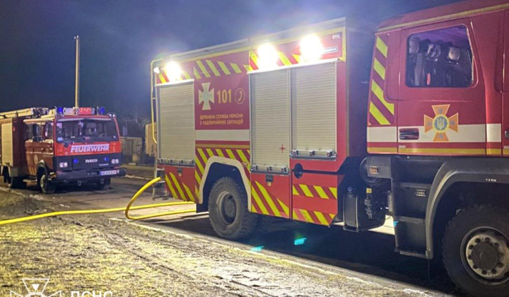 Teenagers injured by gasoline flash