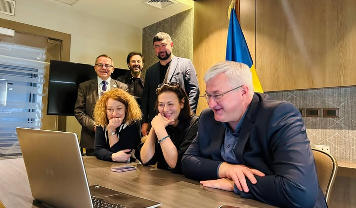 Ukrainian Foreign Minister Connects with Antarctic Scientists on Vital Research