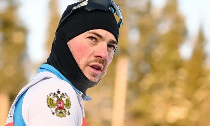 Антон Бабиков на стрельбище во время гонки
