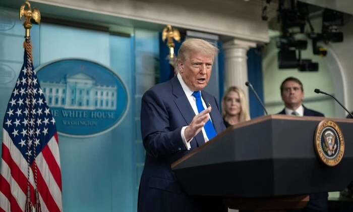 Трамп обговорює Гренландію знову