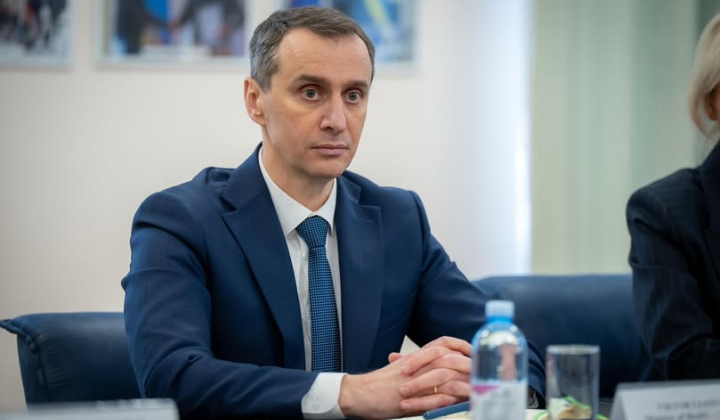 Лікарі проводять щелепно-лицеву операцію