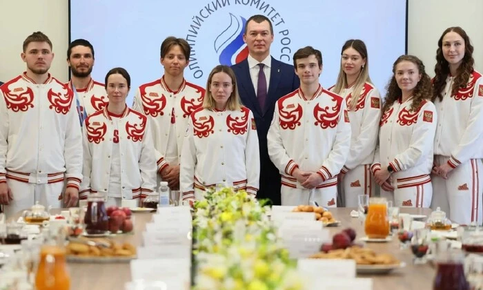 Логотип Международного союза лыжников