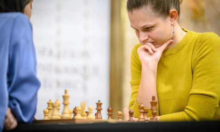 Anna Muzychuk defeats Zhu Chen